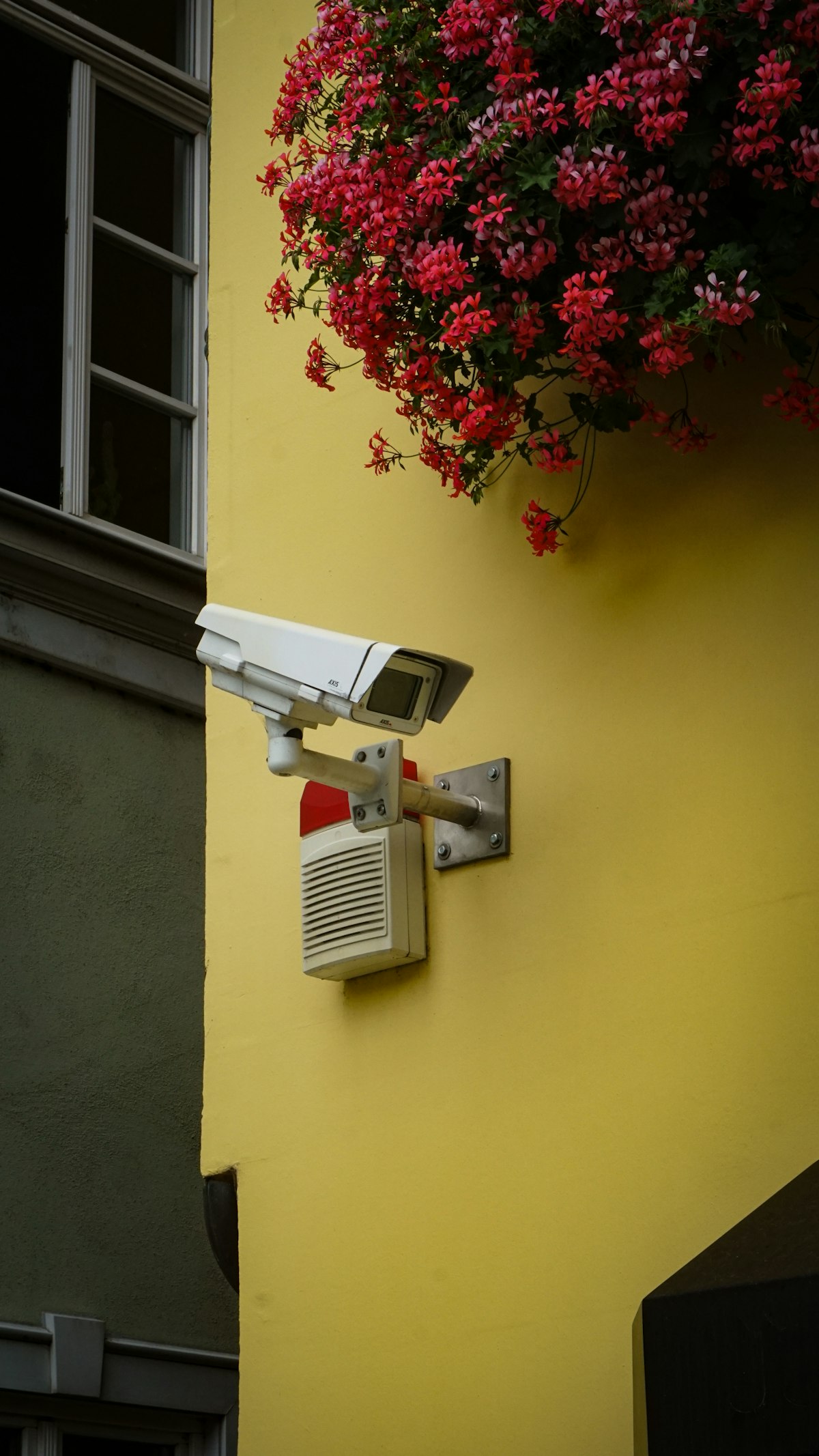 HOA Security Camera Rules: What You Can and Cannot Install in 2026